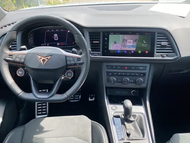 Cupra Ateca view 3