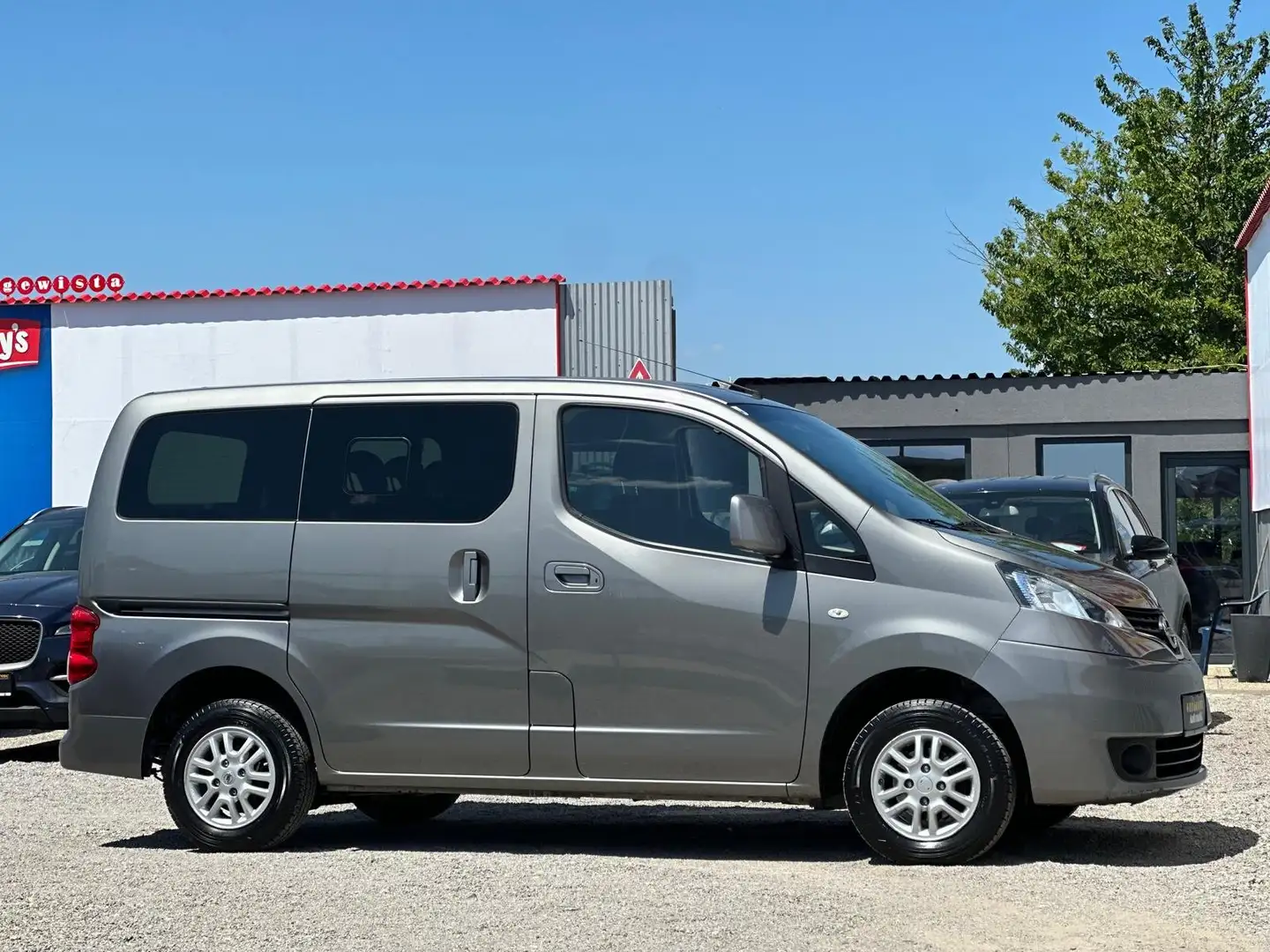 Nissan Evalia 1.5dci Evalia Tekna *R-Kamera*Navi*Alu*Keyless Go* Grijs - 1