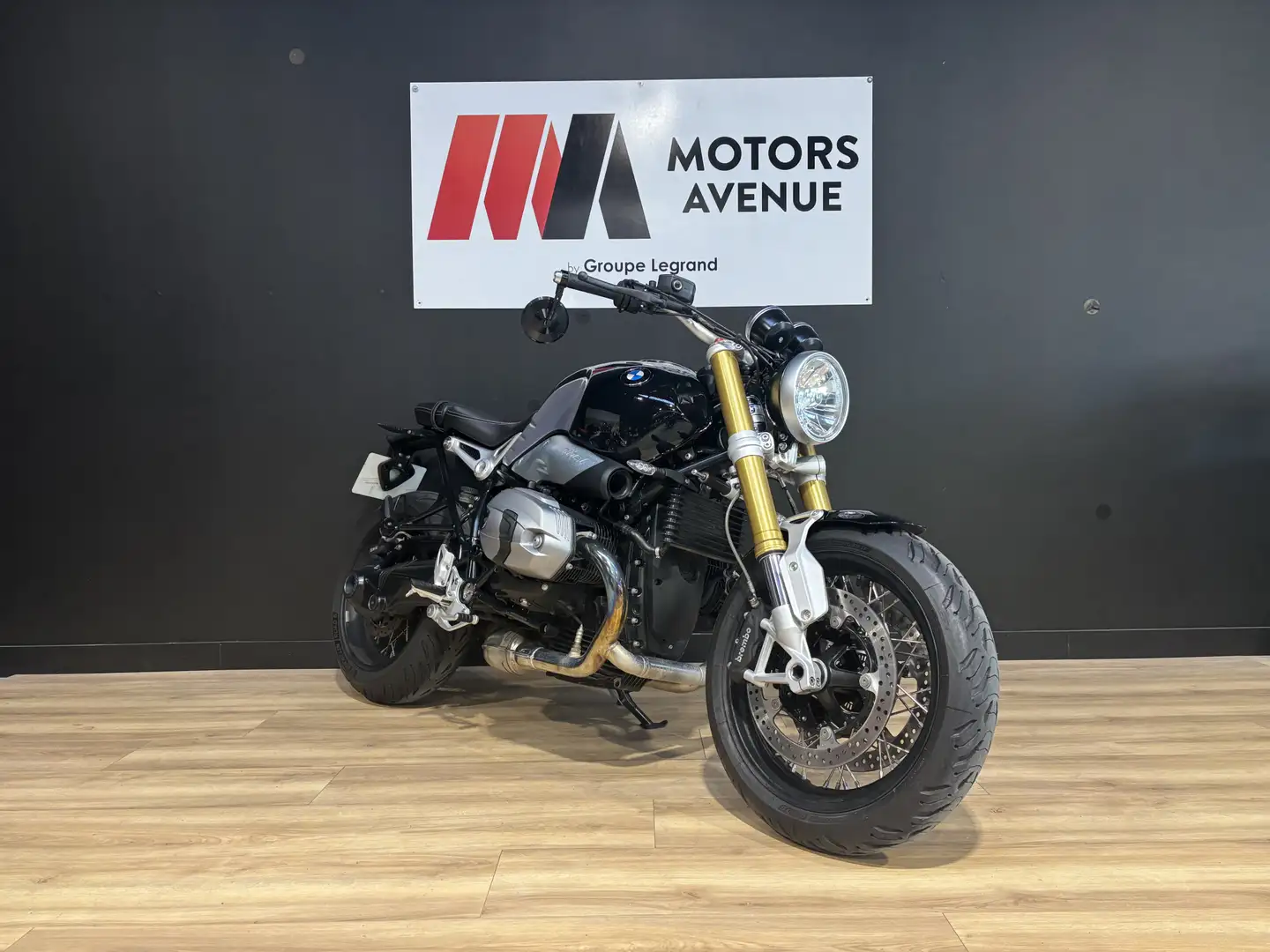BMW R nineT - 1