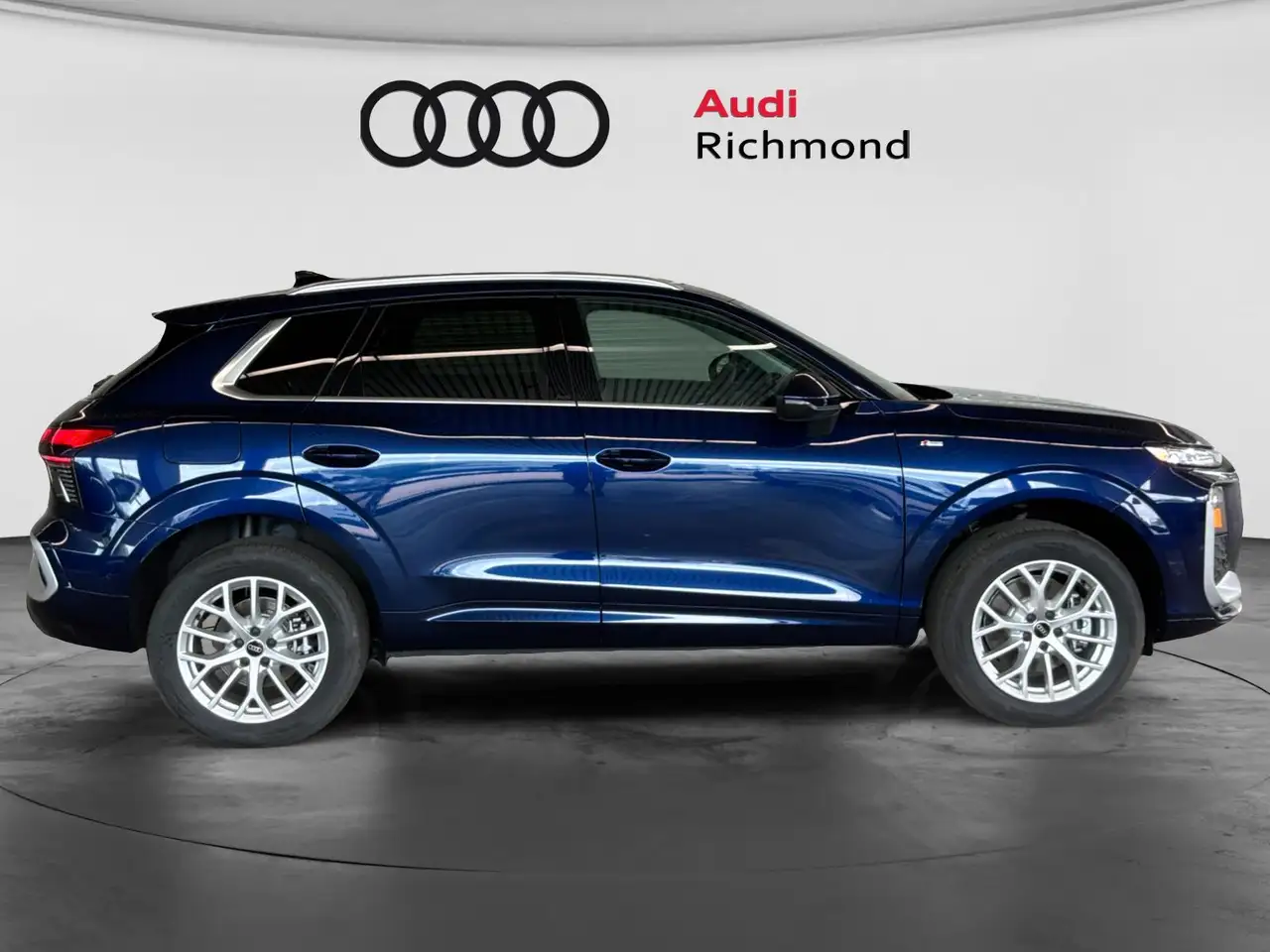 Audi Q3 photo Audi Q3