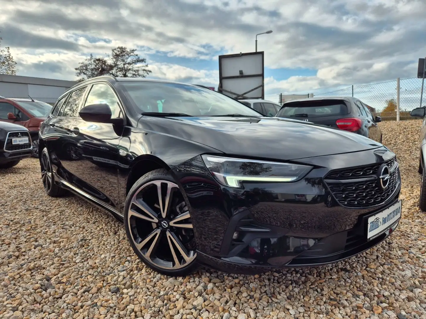 Opel Insignia B Ultimate LED AHK AUT ToT KAM DAB OPC Schwarz - 1