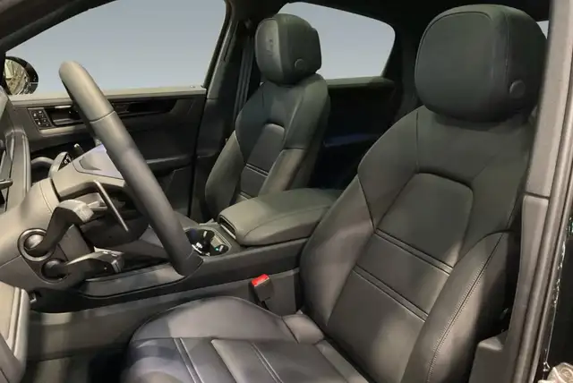 Porsche Cayenne Cayenne Coupe Black Edition Sportabgas 22 AHV etc Ansicht 11