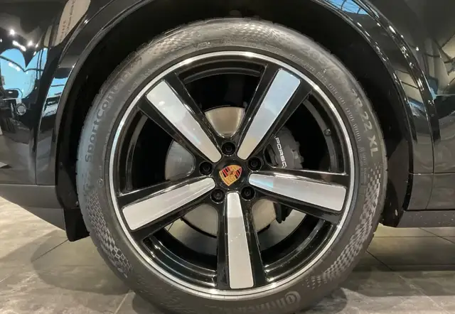Porsche Cayenne Cayenne Coupe Black Edition Sportabgas 22 AHV etc Ansicht 9