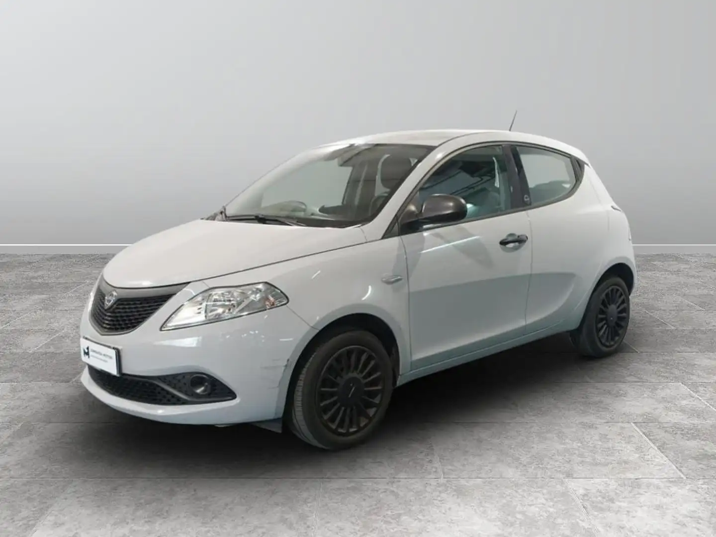 Lancia Ypsilon 1.0 hybrid Silver s&s 70cv Grijs - 1