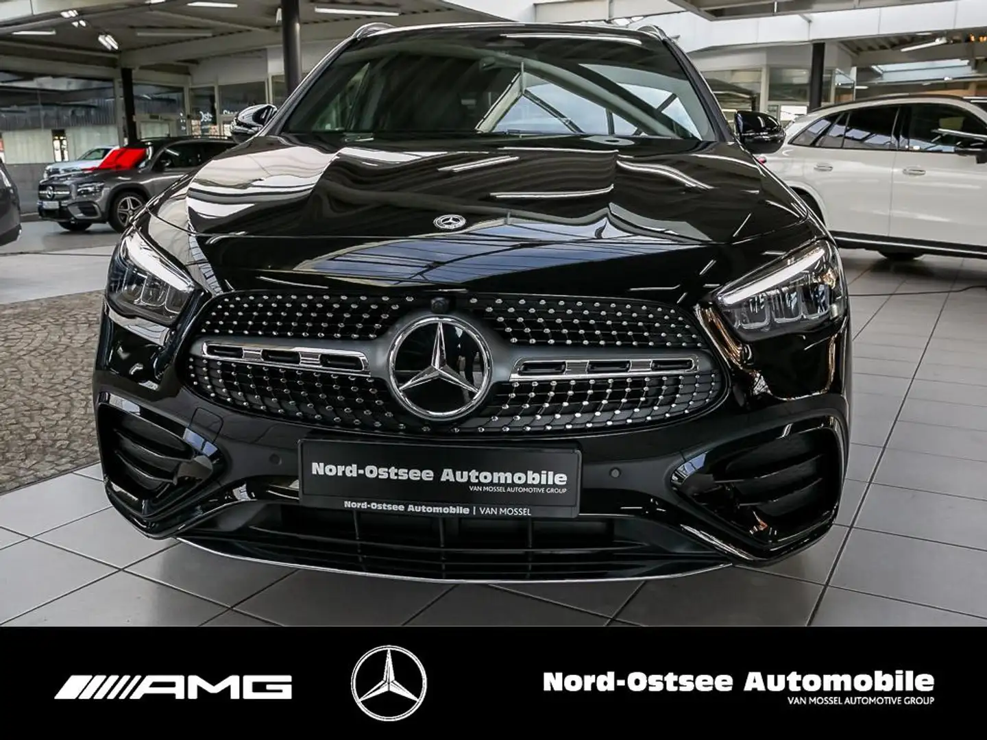 Mercedes-Benz GLA 200 d AMG AHK MBUX SHZ KEYLESS-GO Schwarz - 2