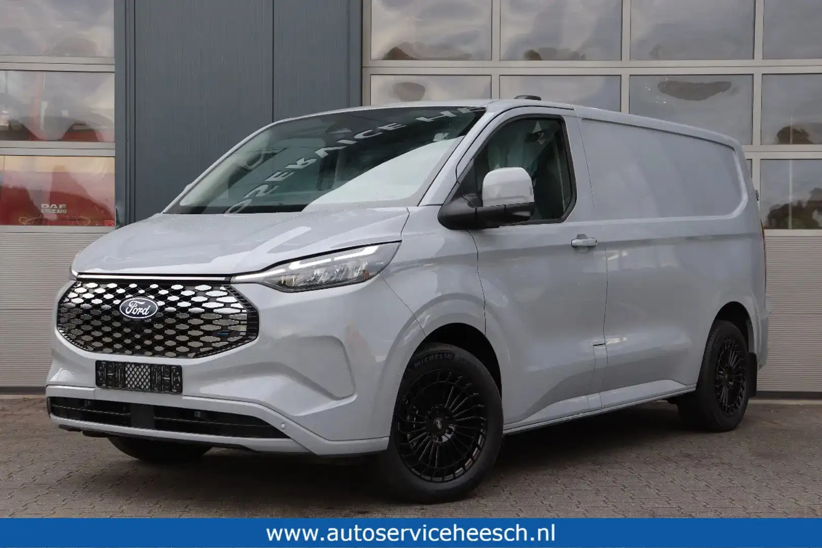 Ford Transit Custom E-Transit L1H1 65kWh l NAVI l PRO POWER l 18 INCH Gris - 1