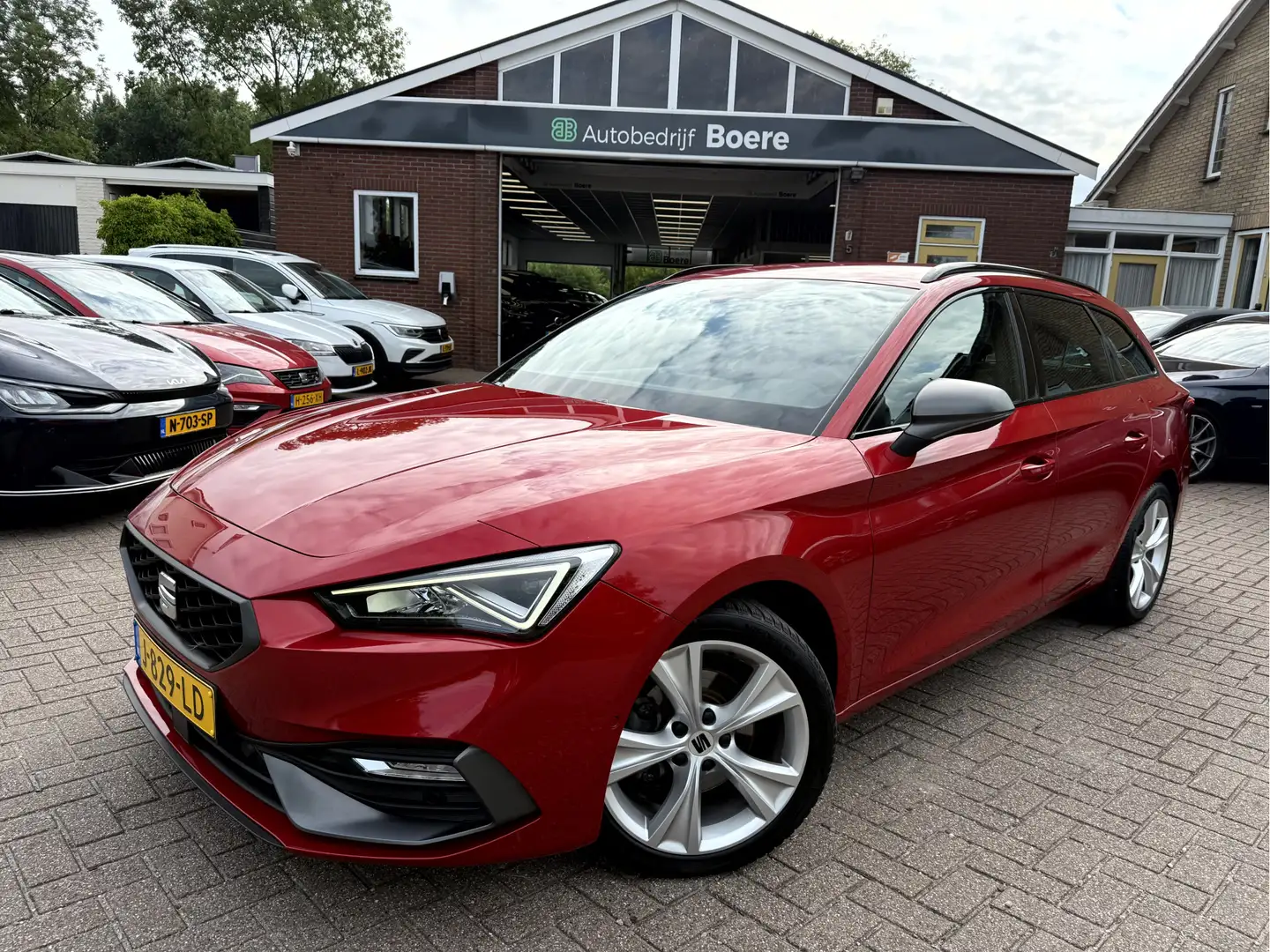 SEAT Leon Sportstourer 1.5 eTSI FR Launch Edition Virt.Cockp Rouge - 1