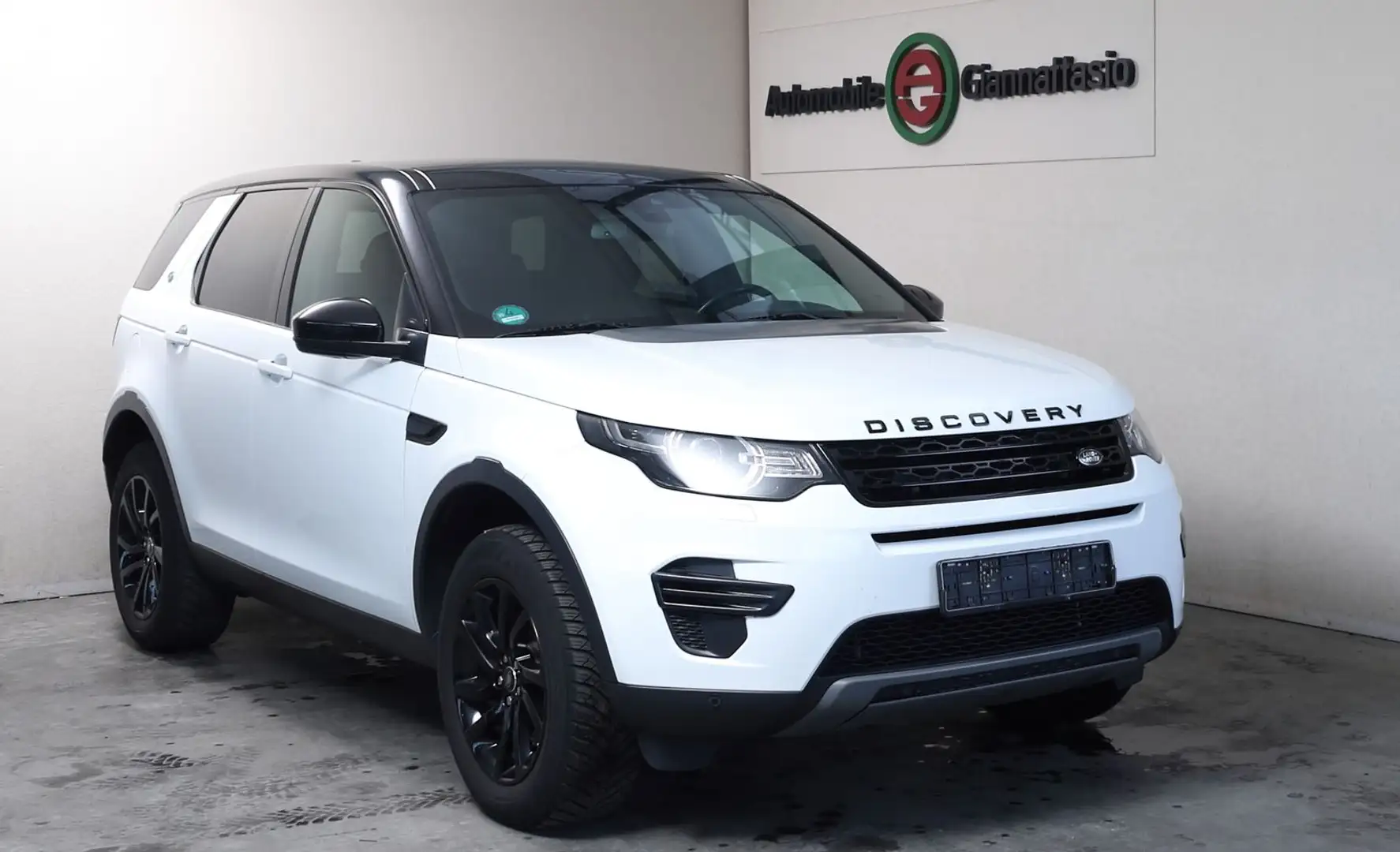 Land Rover Discovery Sport SE AWD Panorama*DAB*AHK Bílá - 2