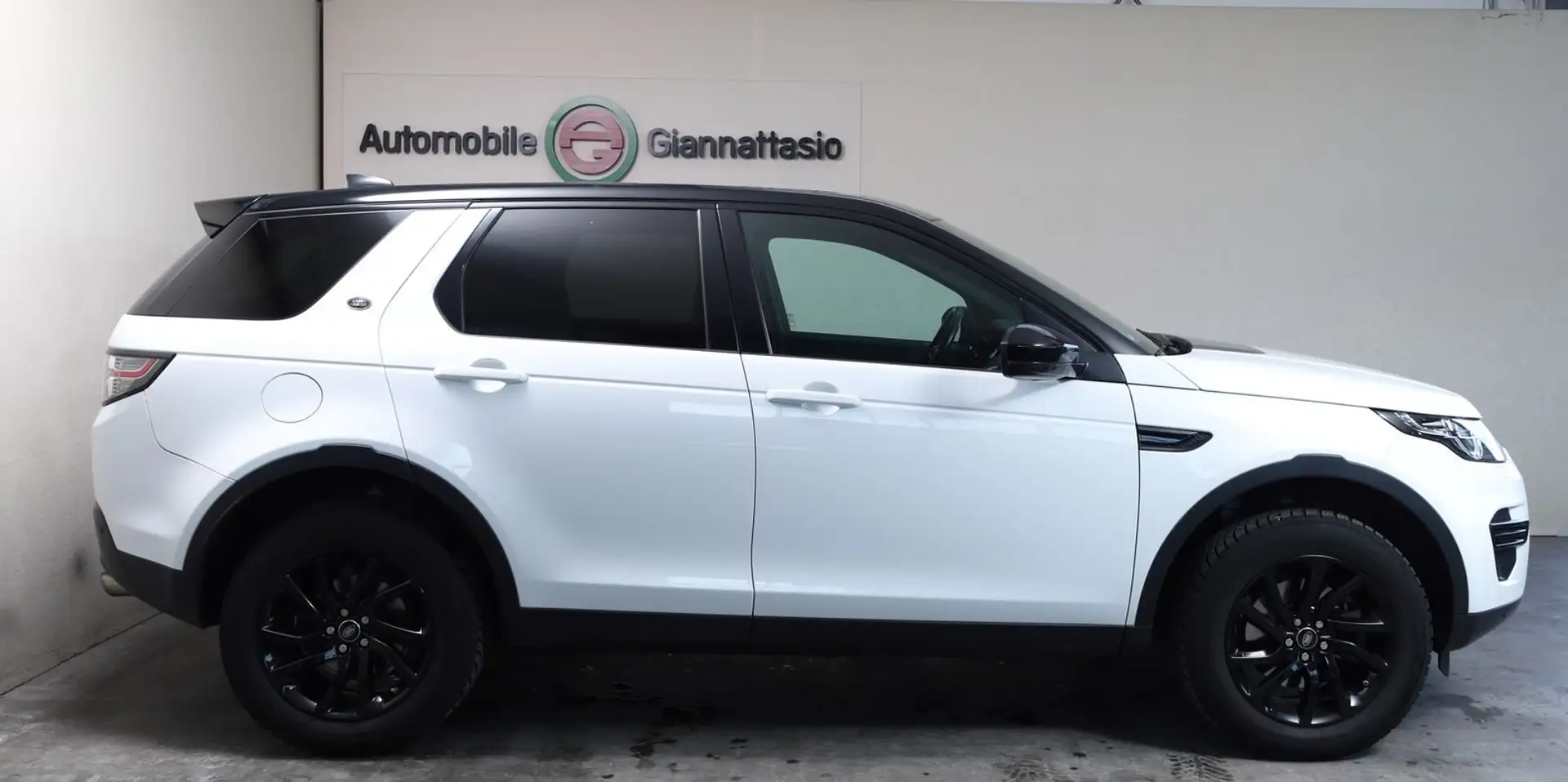 Land Rover Discovery Sport SE AWD Panorama*DAB*AHK Bílá - 1