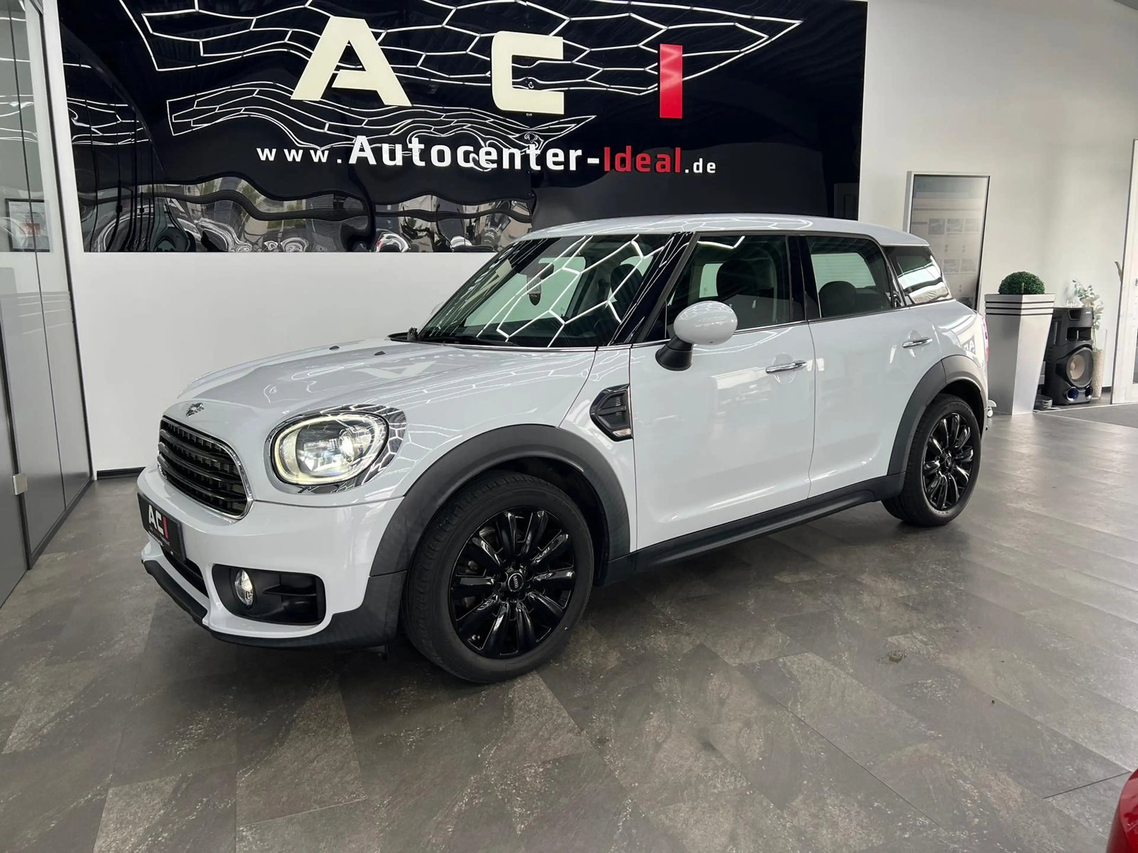 MINI One Countryman 1.5 One, Chili, SH, LED, Temp — photo 3