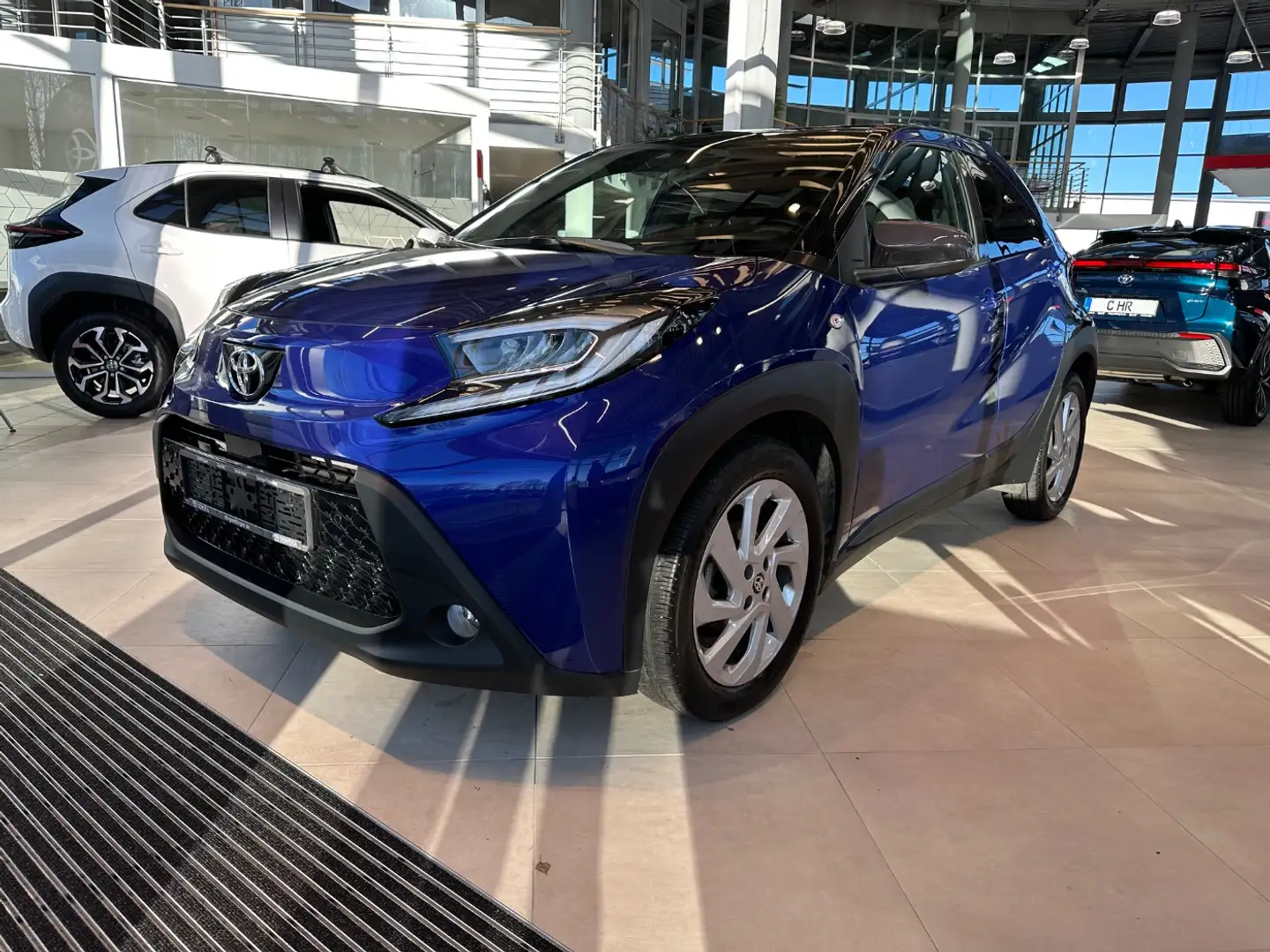 Toyota Aygo 1.0 Pulse ACC+LED+Navi+SHZ+2xKlima+Kam.+LM Noir - 2