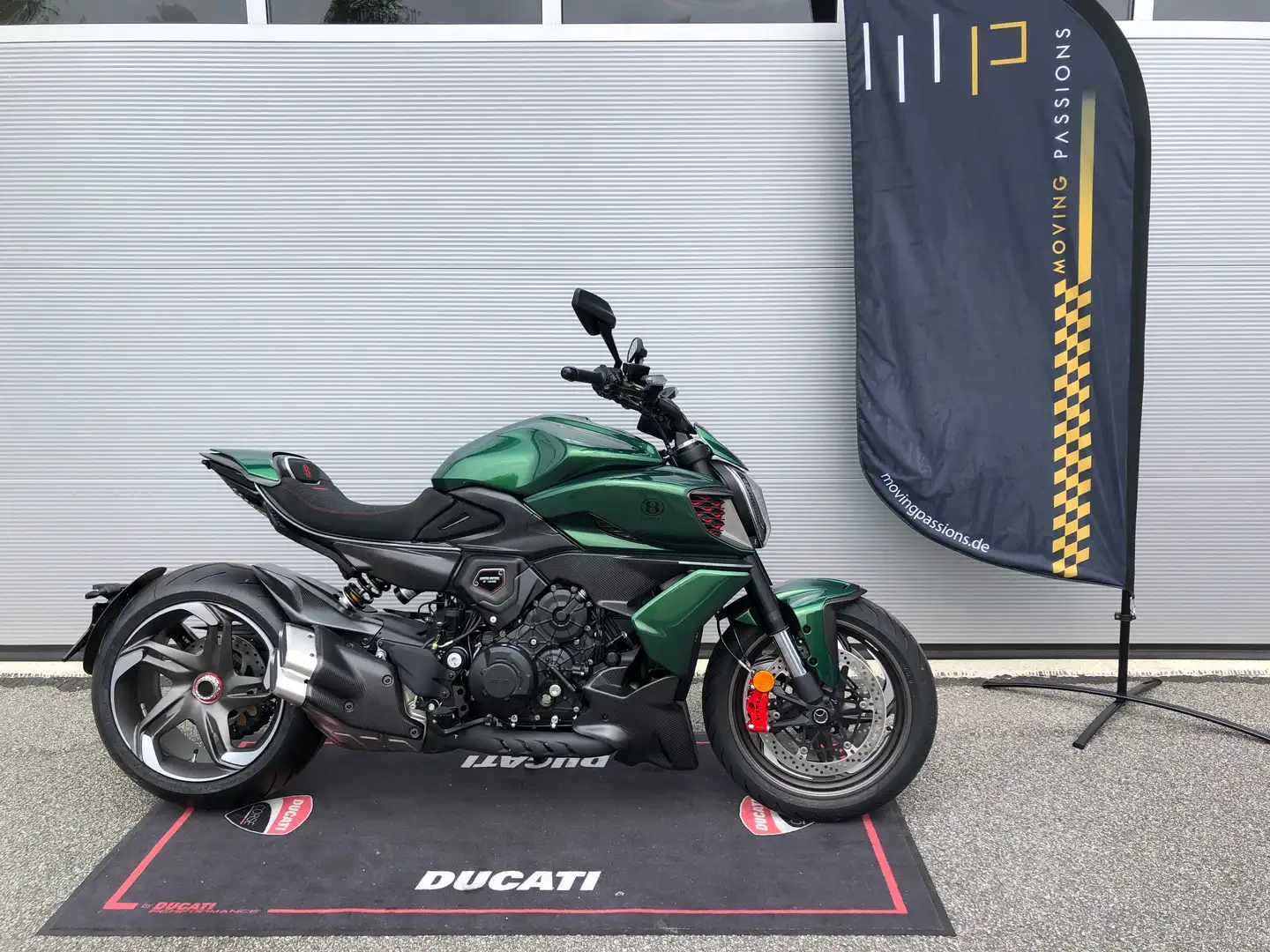 Ducati Diavel V4 Bentley 1 von 500 / 58.800 netto Verde - 1