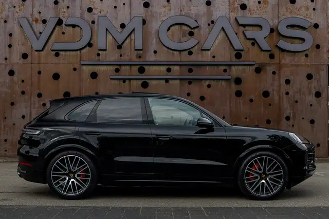 Porsche Cayenne view 4