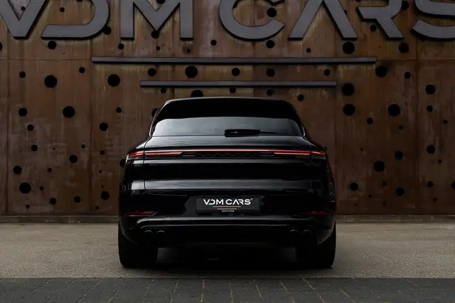 Porsche Cayenne view 7