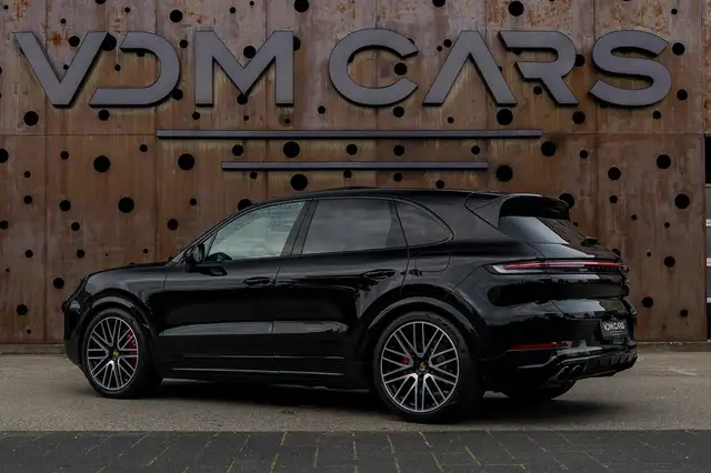 Porsche Cayenne view 2
