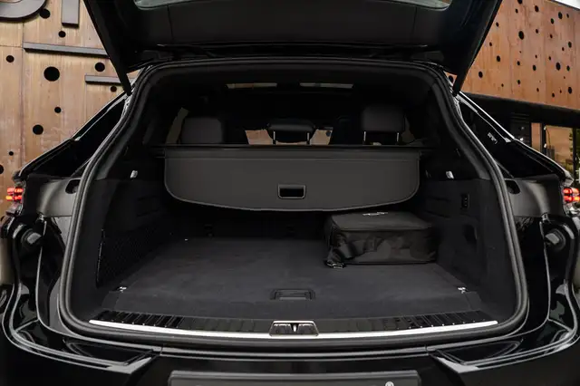 Porsche Cayenne view 15