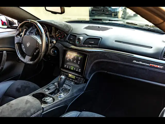 Maserati Granturismo view 13