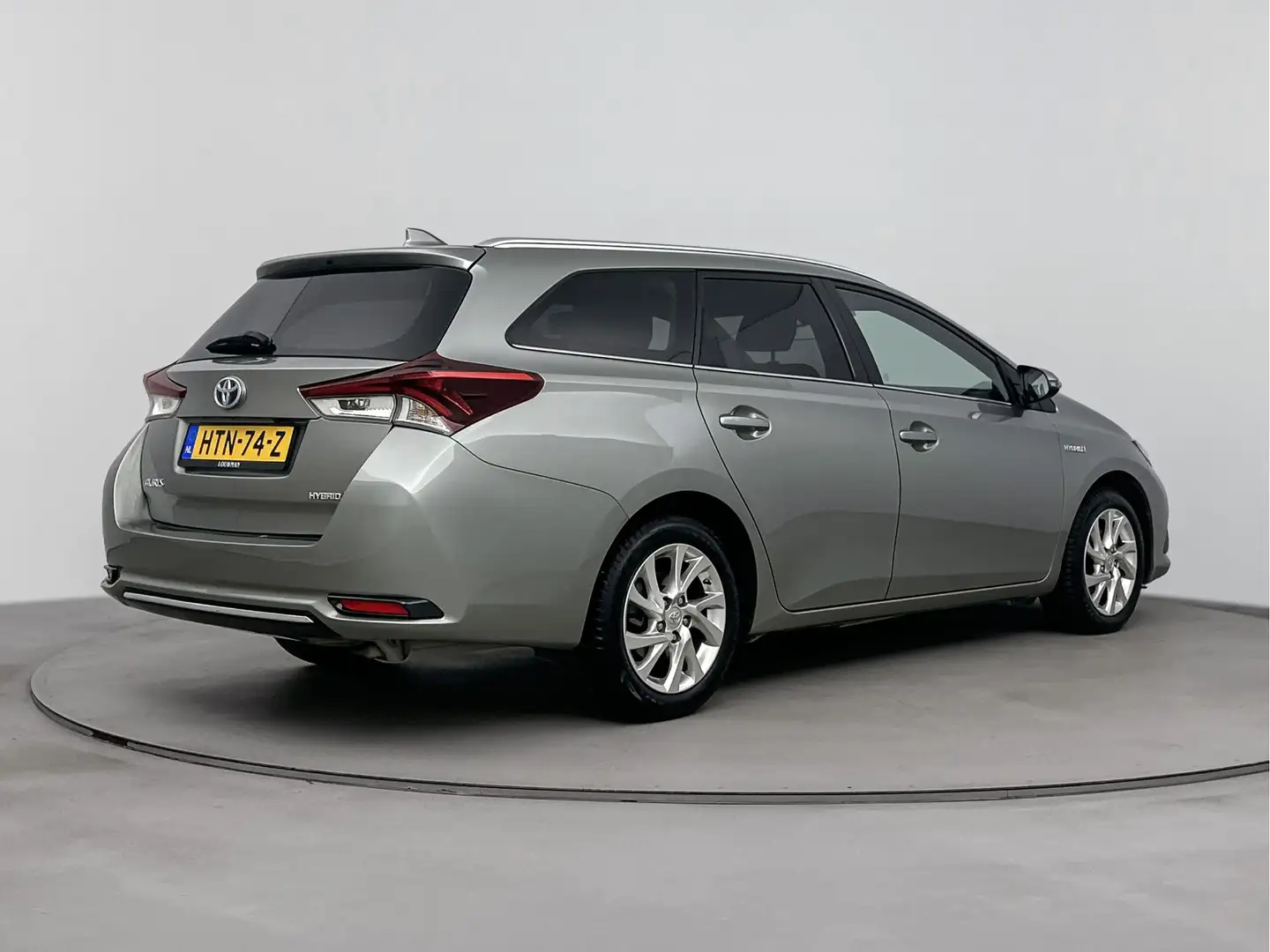 Toyota Auris Touring Sports 1.8 Hybrid Dynamic Limited | Naviga Grijs - 2