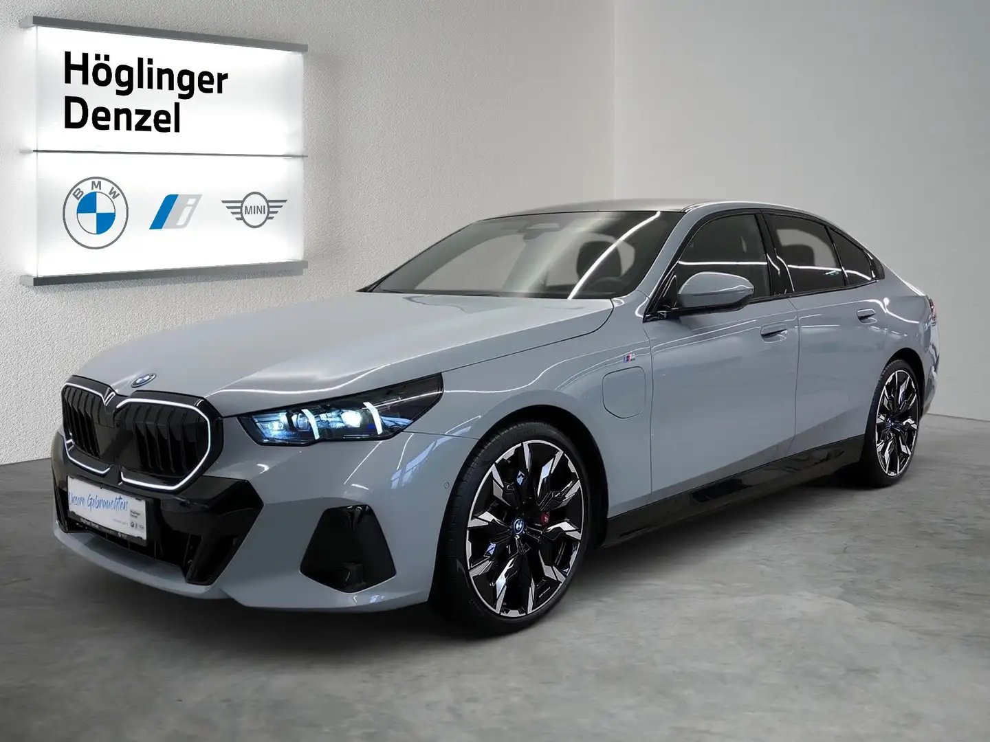 BMW 550 550e xDrive Gris - 2