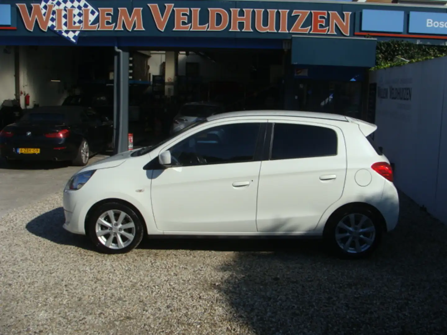 Mitsubishi Space Star 1.2 MIVEC Go Intense+ luxe uitvoering Blanc - 2