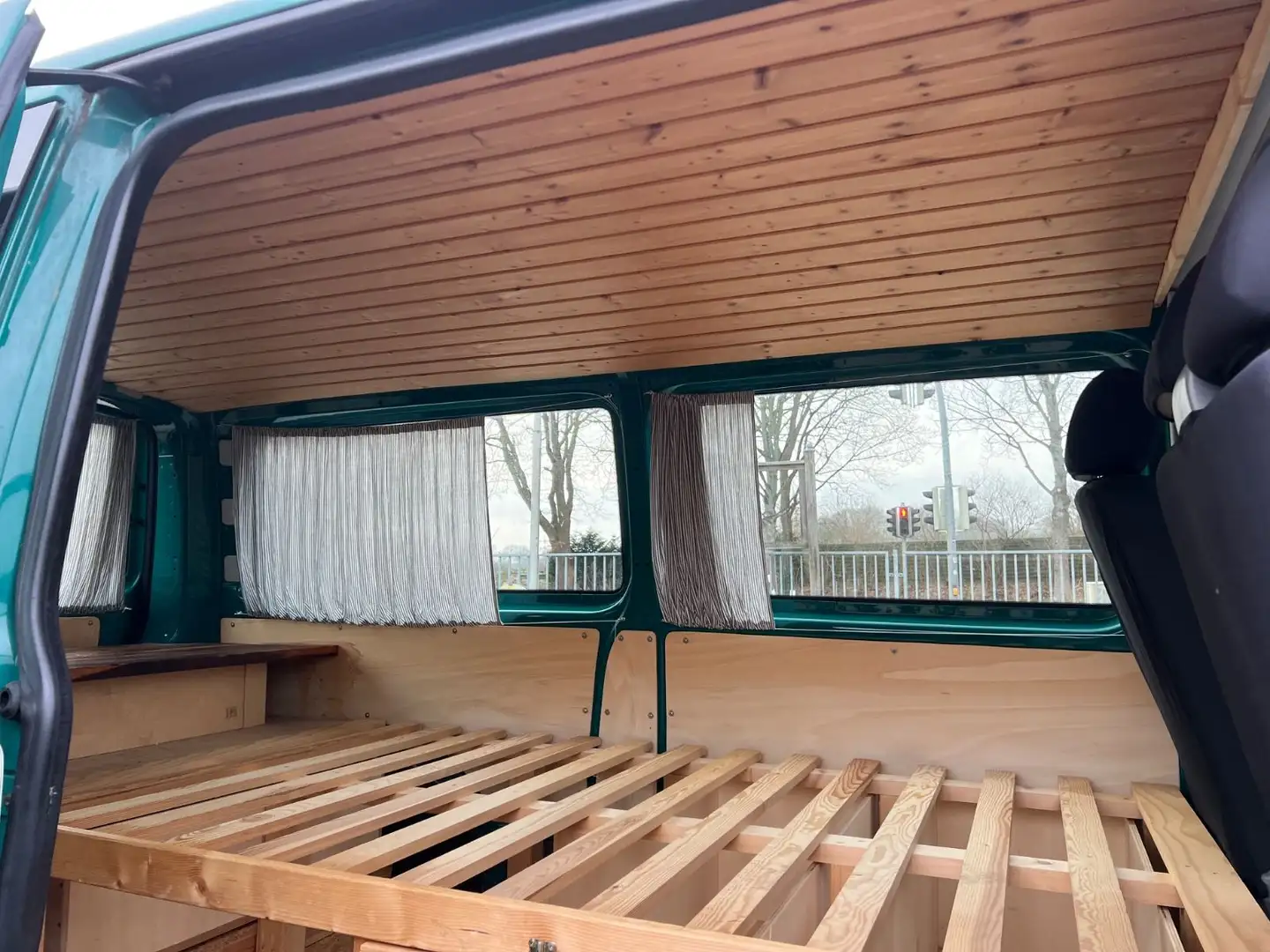 Volkswagen T5 Transporter T5 1.9TDI LANG WOHNMOBILZULA CAMPER BETT AUSBAU Verde - 1
