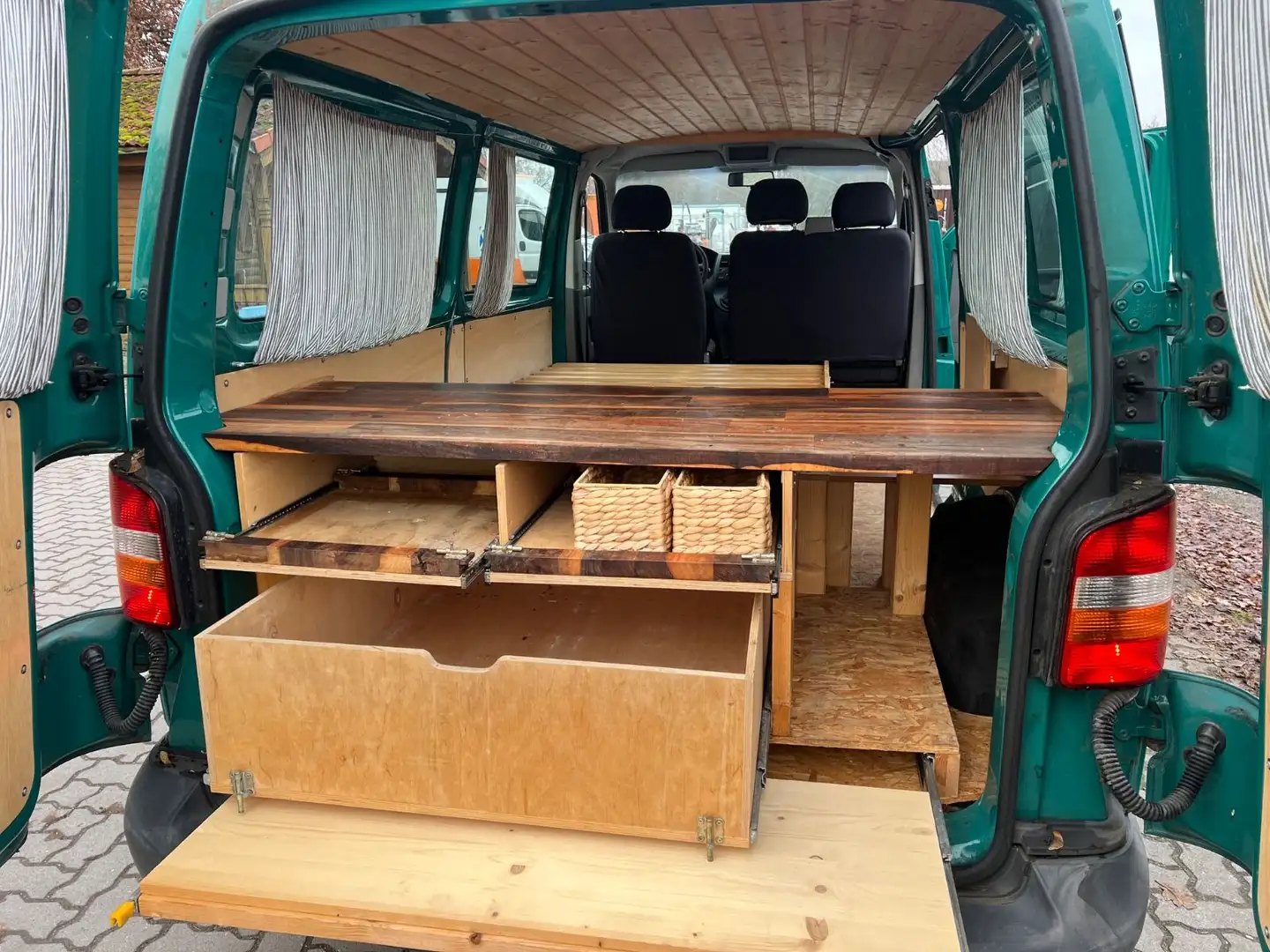 Volkswagen T5 Transporter T5 1.9TDI LANG WOHNMOBILZULA CAMPER BETT AUSBAU Verde - 2