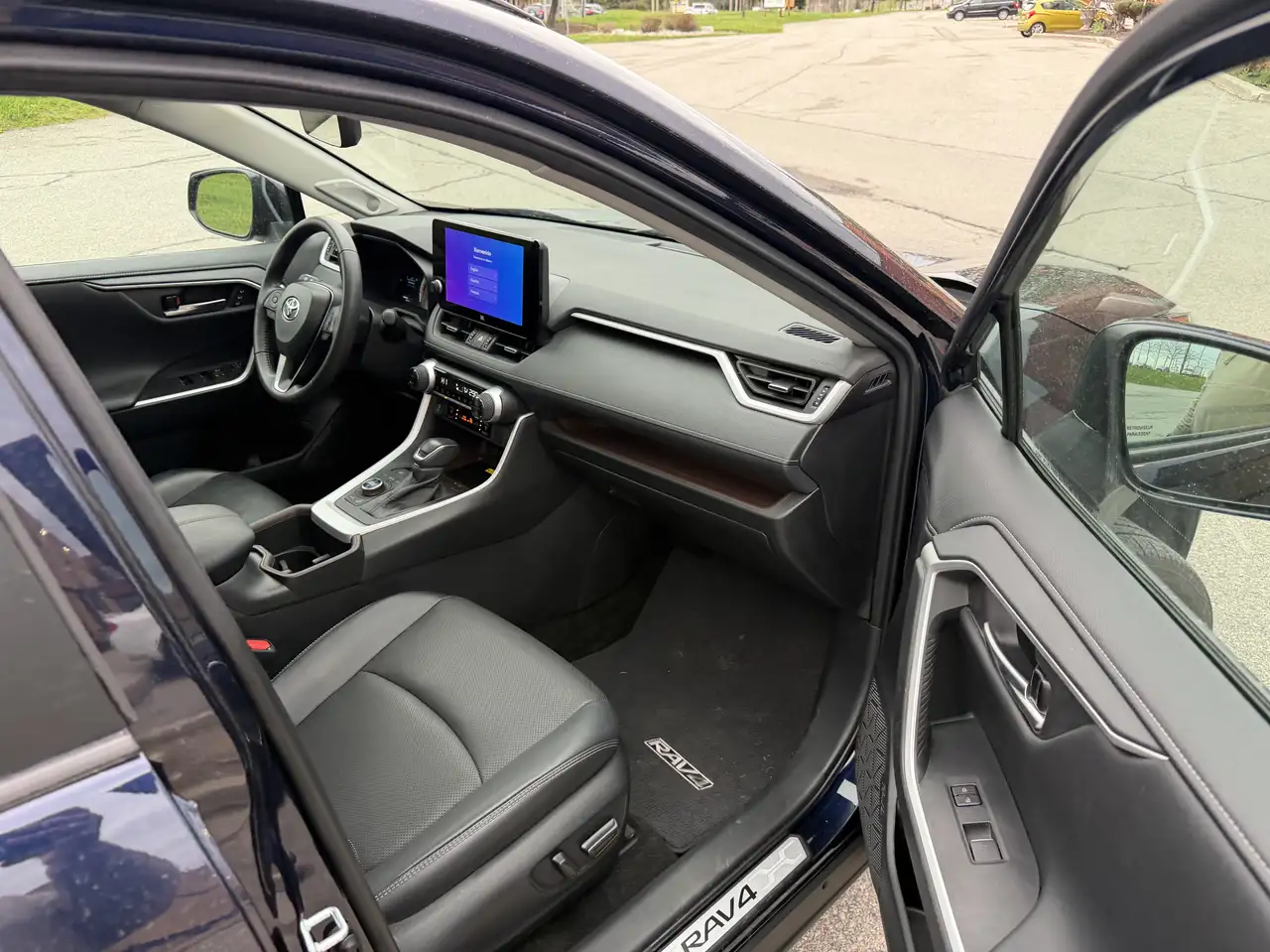 Toyota RAV 4 снимка Toyota RAV 4
