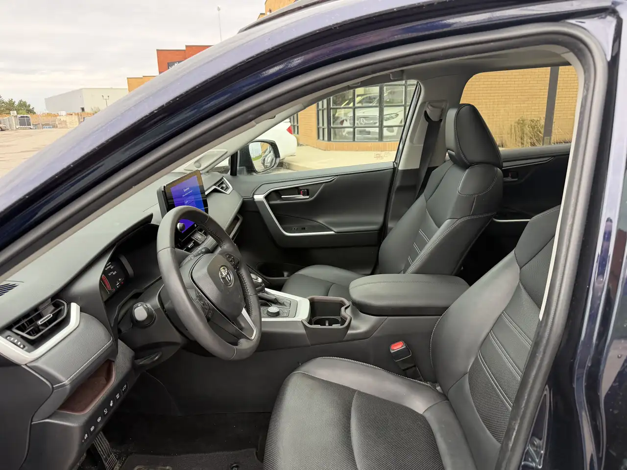 Toyota RAV 4 снимка Toyota RAV 4