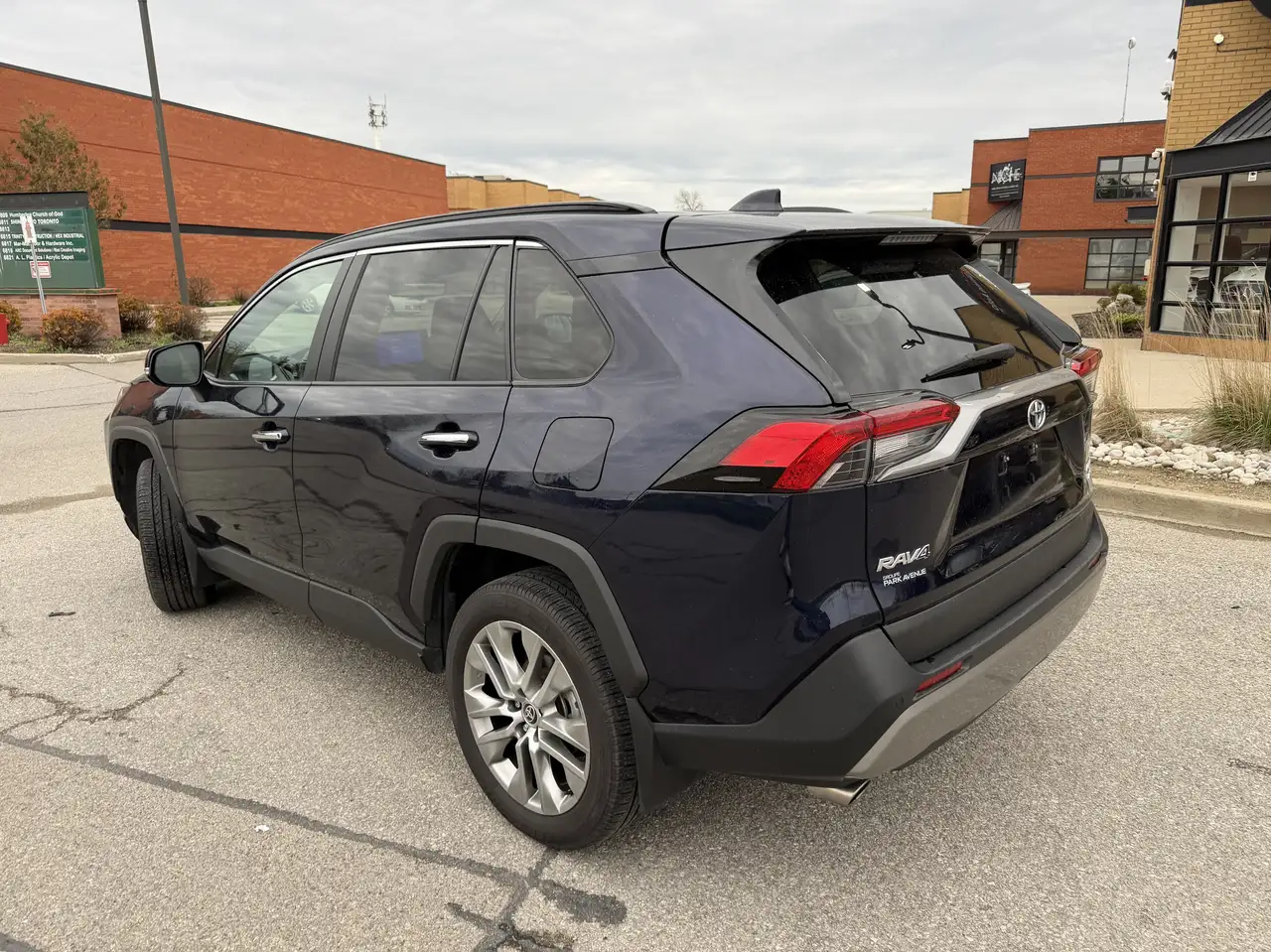 Toyota RAV 4 снимка Toyota RAV 4