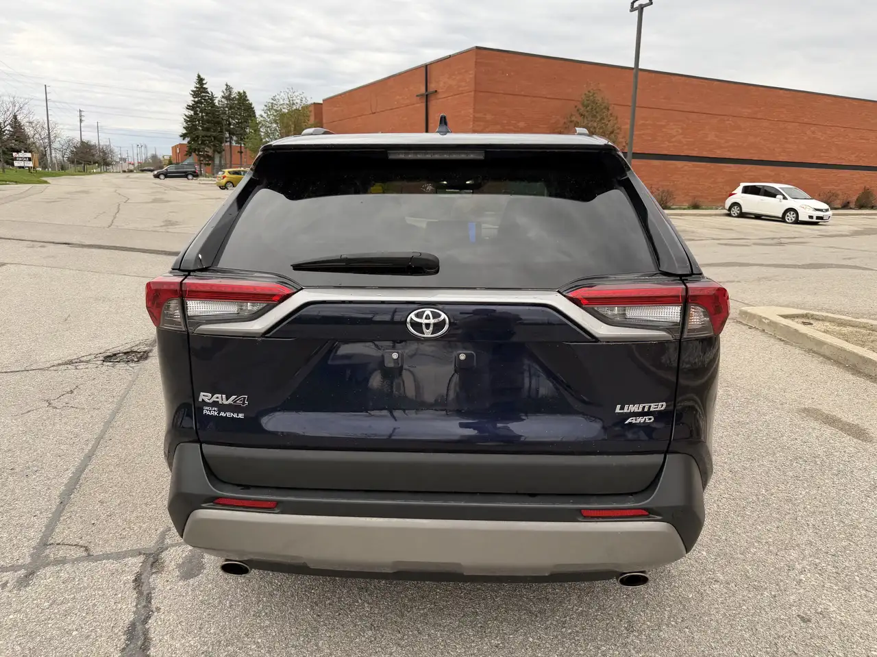 Toyota RAV 4 снимка Toyota RAV 4