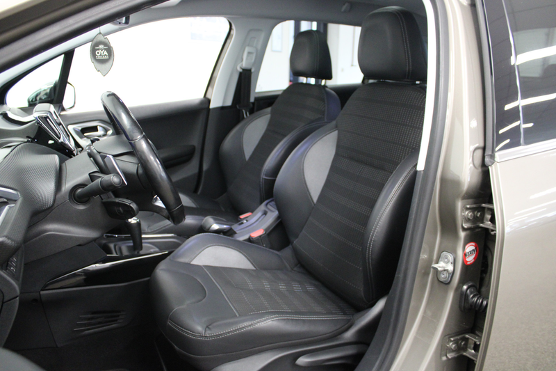 Peugeot 2008 1.2 PureTech Allure — photo 4