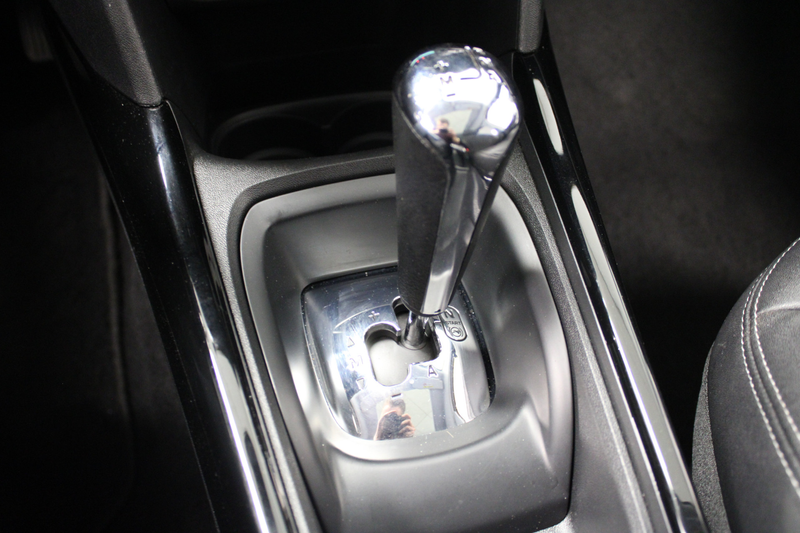 Peugeot 2008 1.2 PureTech Allure — photo 20