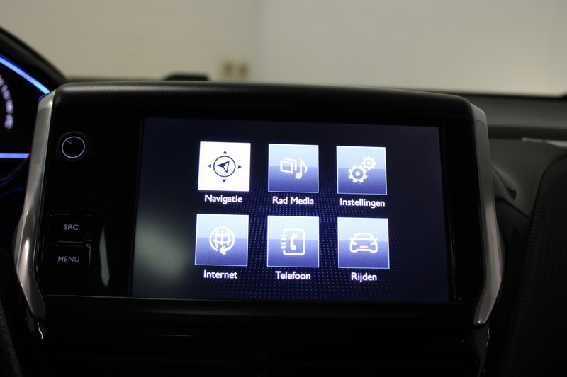 Peugeot 2008 1.2 PureTech Allure — photo 17