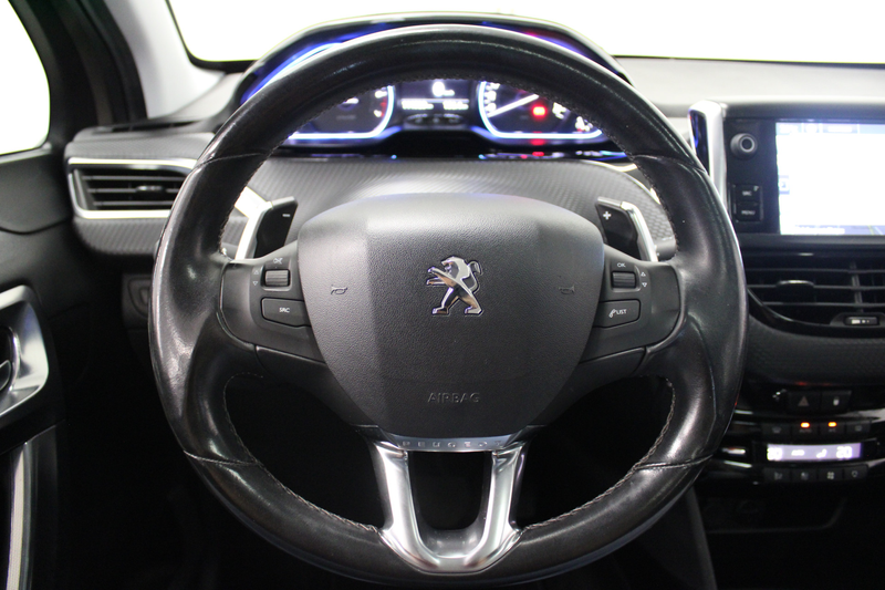 Peugeot 2008 1.2 PureTech Allure — photo 12