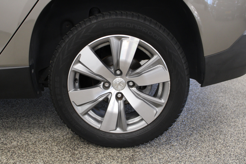 Peugeot 2008 1.2 PureTech Allure — photo 25