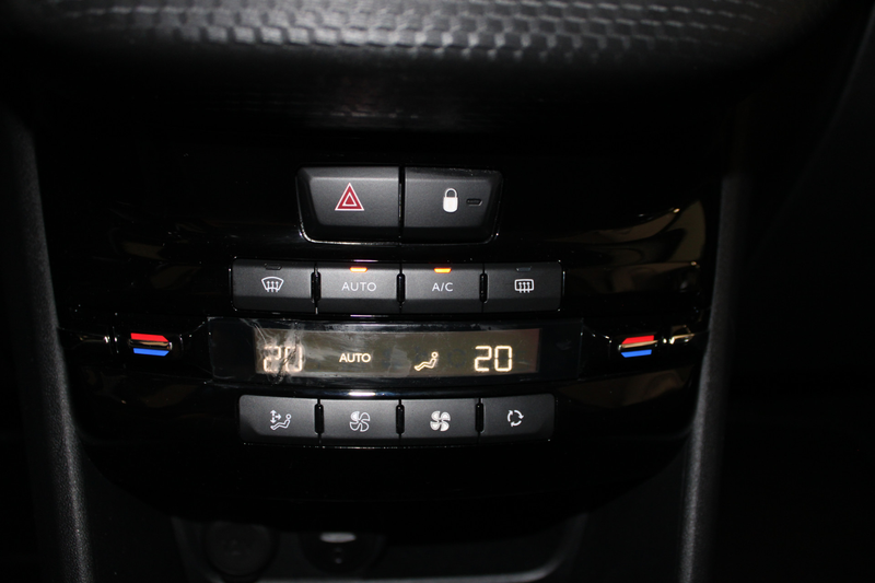 Peugeot 2008 1.2 PureTech Allure — photo 19