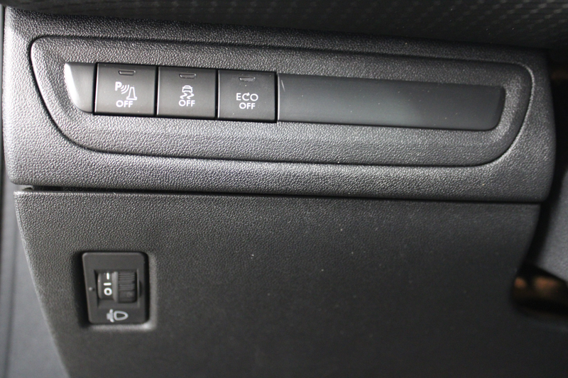 Peugeot 2008 1.2 PureTech Allure — photo 24
