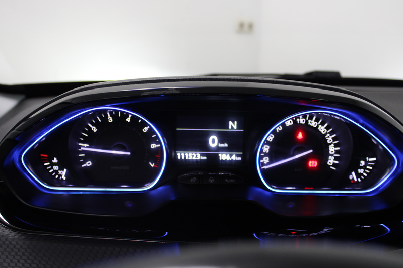 Peugeot 2008 1.2 PureTech Allure — photo 15
