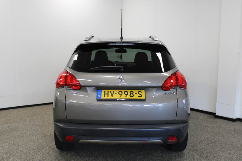 Peugeot 2008 1.2 PureTech Allure — photo 6