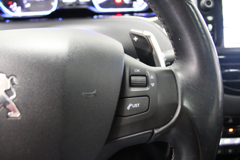 Peugeot 2008 1.2 PureTech Allure — photo 14