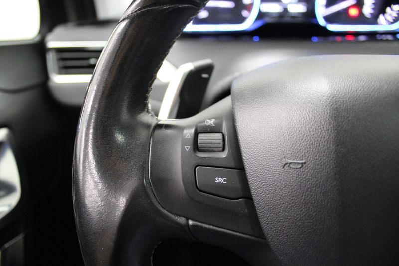 Peugeot 2008 1.2 PureTech Allure — photo 13