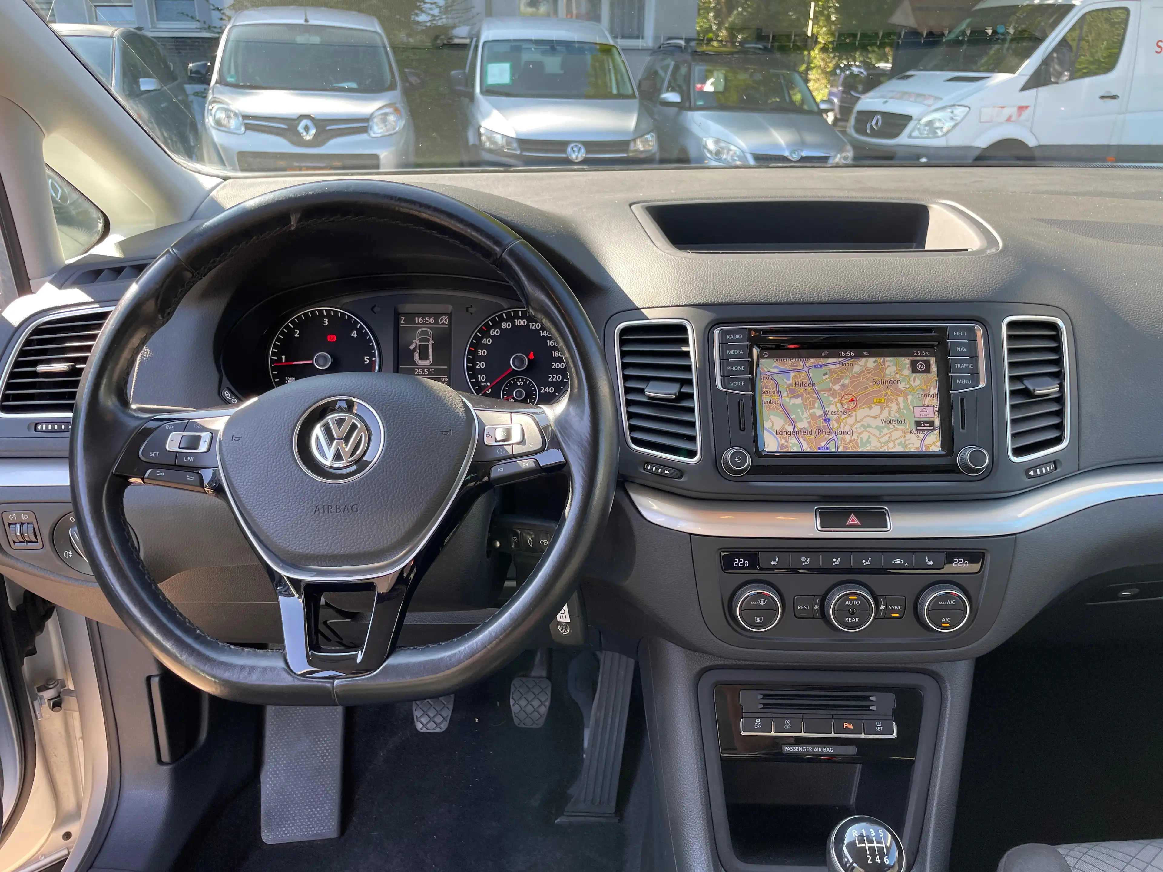 Volkswagen Sharan Trendline BMT/7 Sitzer/Euro6/Navi — photo 10