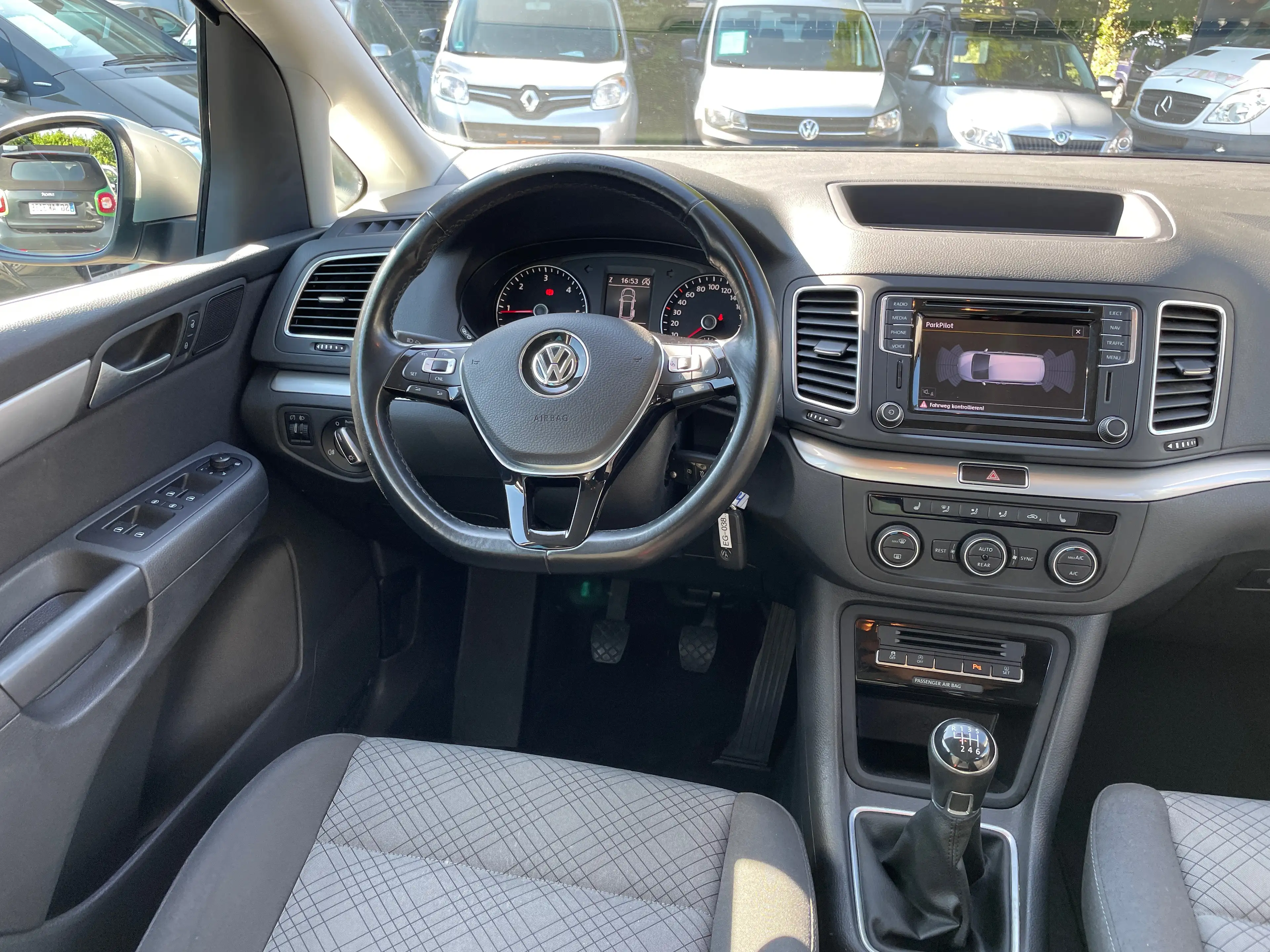 Volkswagen Sharan Trendline BMT/7 Sitzer/Euro6/Navi — photo 11