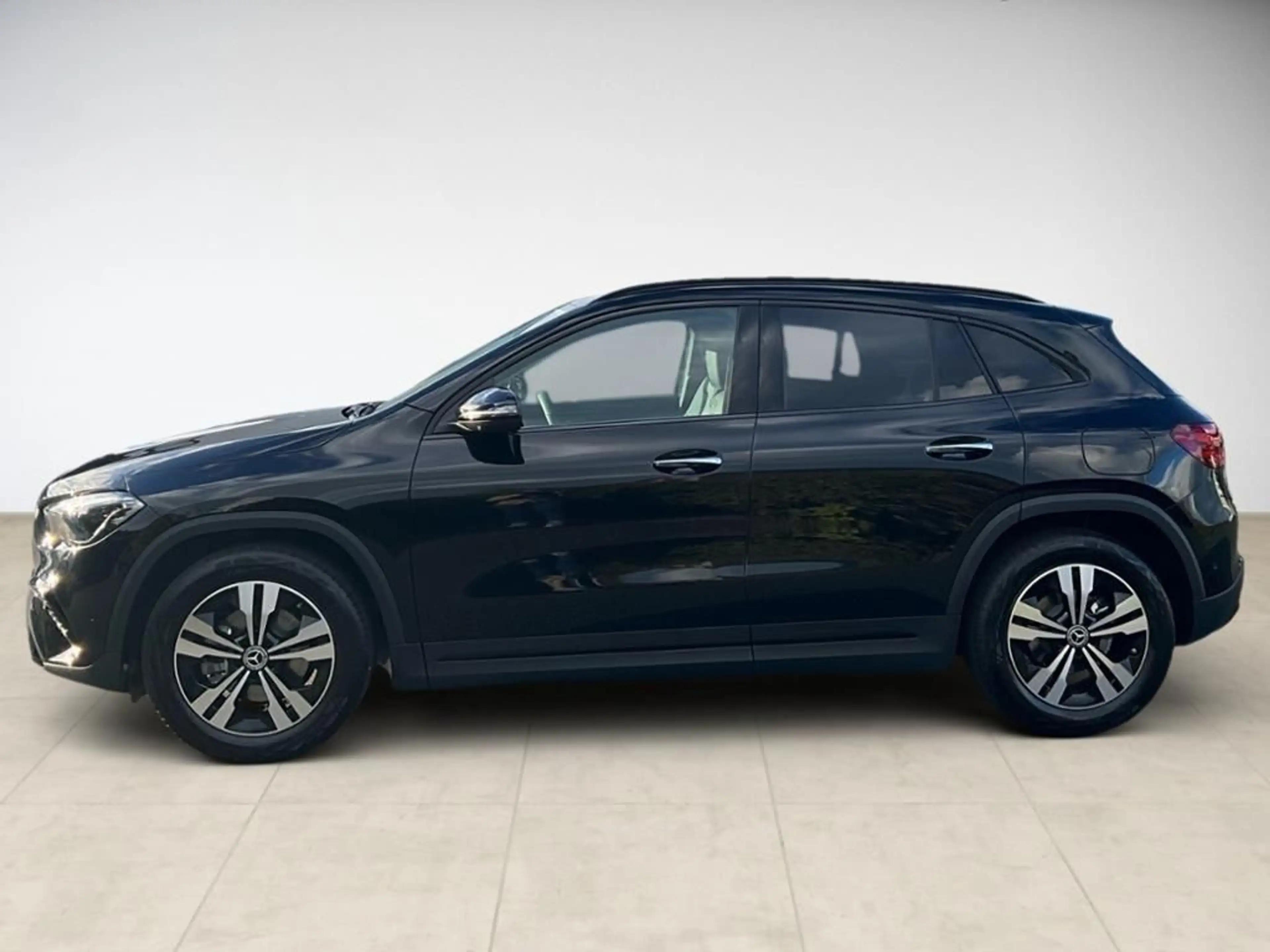 Mercedes-Benz GLA 200 Progressive 360 AHK AUT DynLicht Kam. LM — photo 3