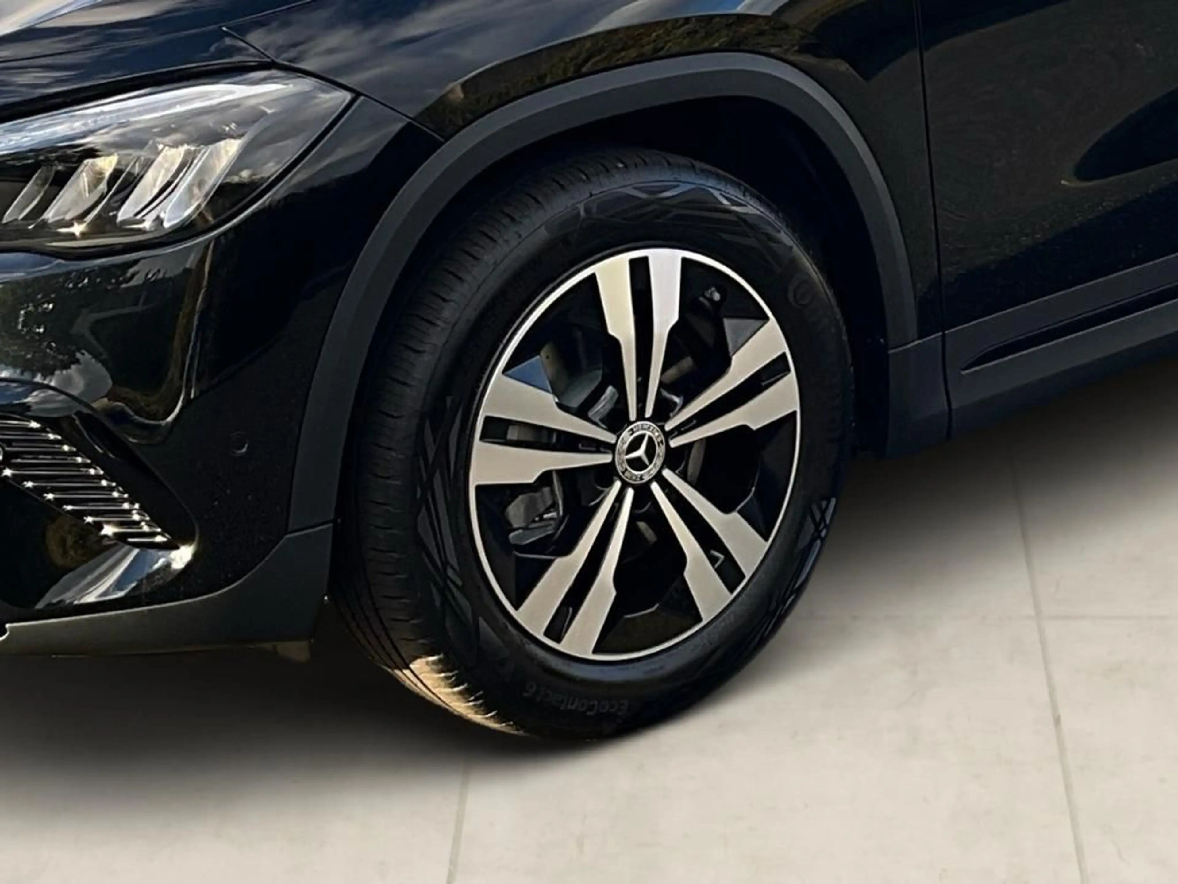 Mercedes-Benz GLA 200 Progressive 360 AHK AUT DynLicht Kam. LM — photo 9