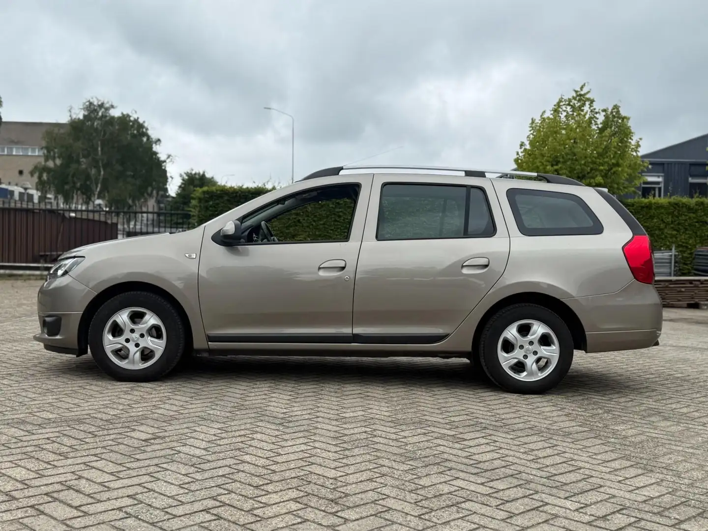 Dacia Logan MCV 0.9 TCe Prestige (INRUILKOOPJE) Marrón - 2