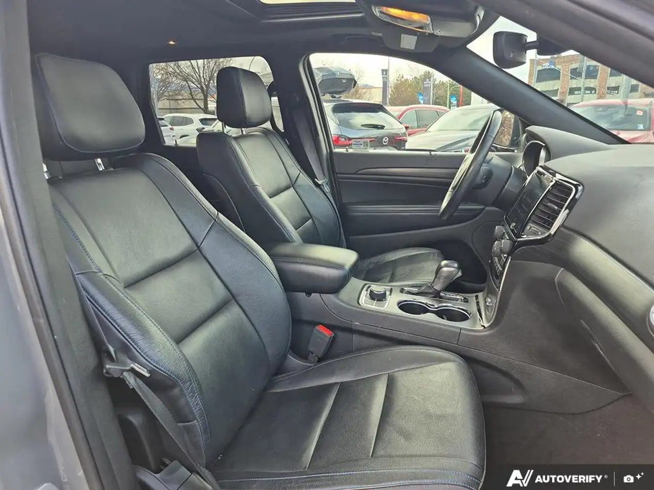 Jeep Grand Cherokee снимка Jeep Grand Cherokee