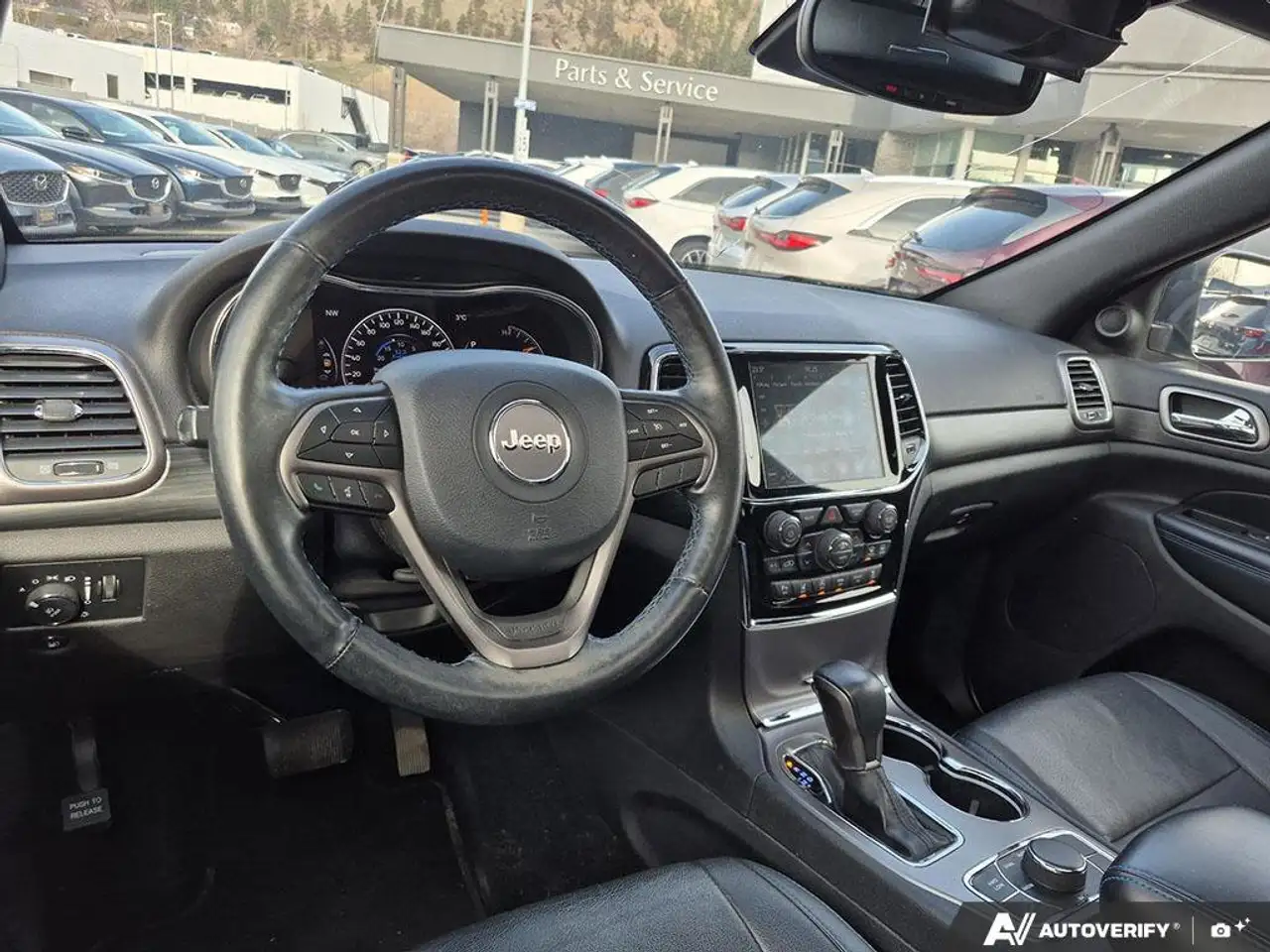 Jeep Grand Cherokee снимка Jeep Grand Cherokee