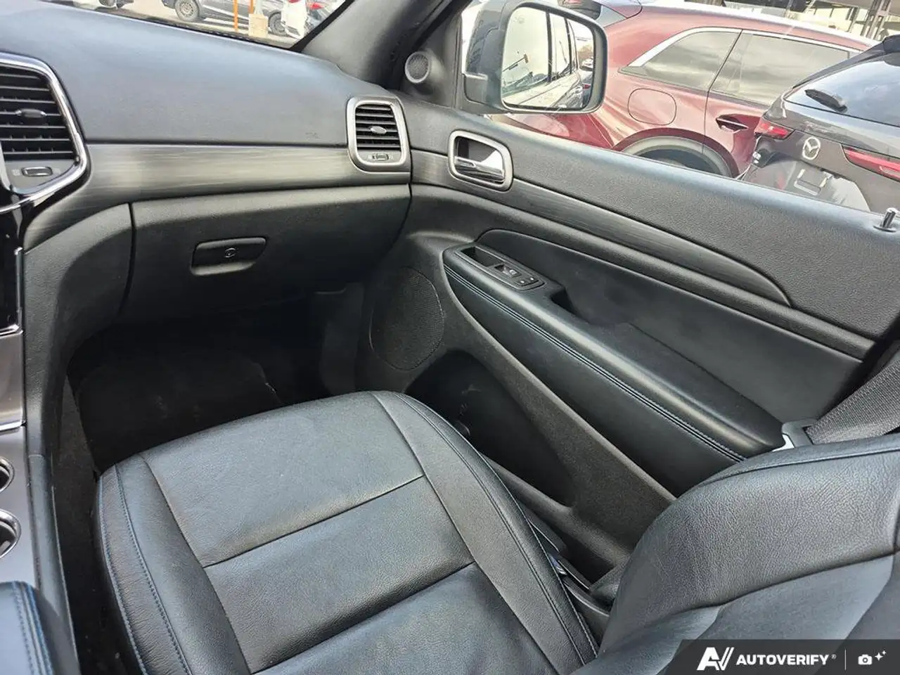 Jeep Grand Cherokee снимка Jeep Grand Cherokee
