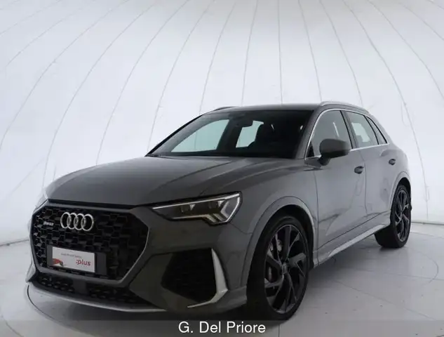 Audi RS Q3 RS  quattro S tronic